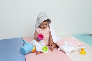baby-hooded-towel-grey-baby